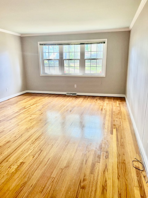 34 Knoxbury Ter - Photo 2 of 20