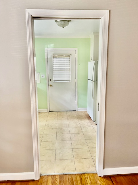 34 Knoxbury Ter - Photo 4 of 20