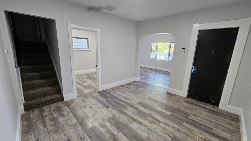 315 Austin St - Photo 2 of 17