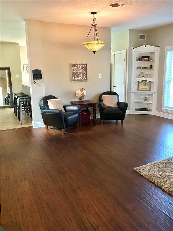 10605 Bachman Dr - Photo 2 of 6