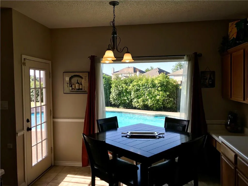 10605 Bachman Dr - Photo 3 of 6