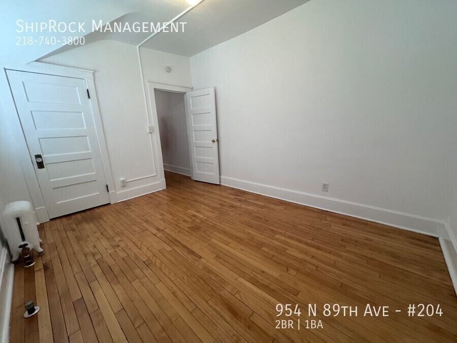 954 954 N 89th Ave #204 - Photo 3 of 12
