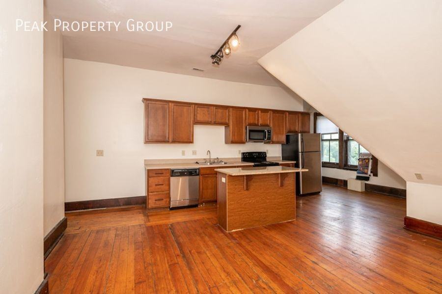 2365 Auburn Ave #6 - Photo 2 of 9