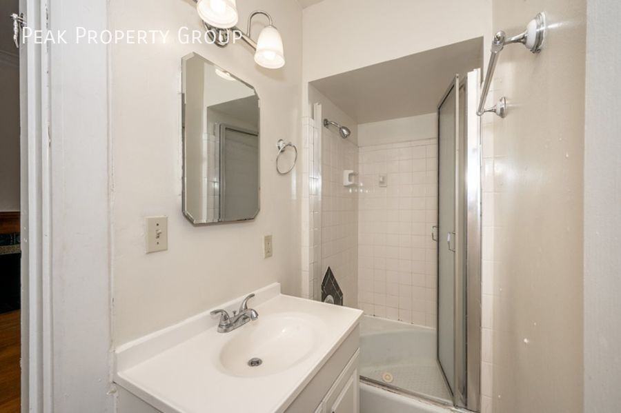 2365 Auburn Ave #6 - Photo 5 of 9