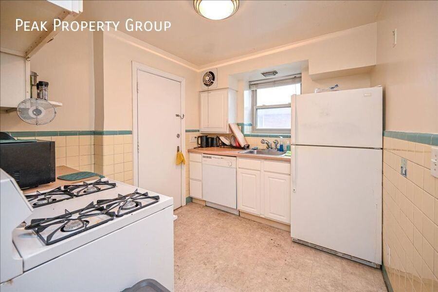 2802 Digby Ave #3 - Photo 3 of 5