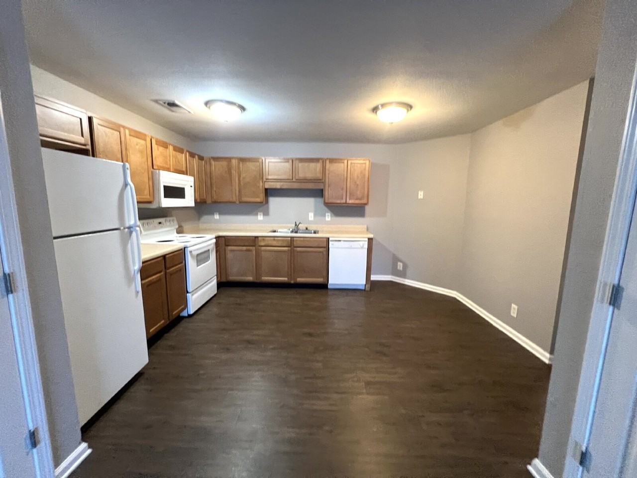 9103 Pembroke Oak Grove Rd #4A - Photo 5 of 12