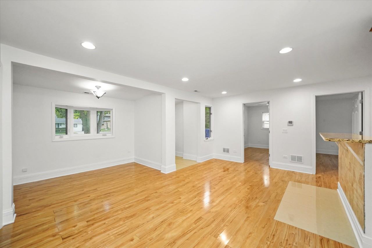 37936 N Wilson Ave - Photo 2 of 16