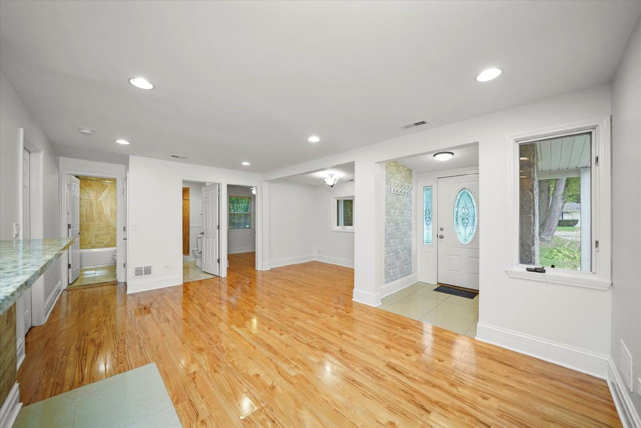 37936 N Wilson Ave - Photo 3 of 16