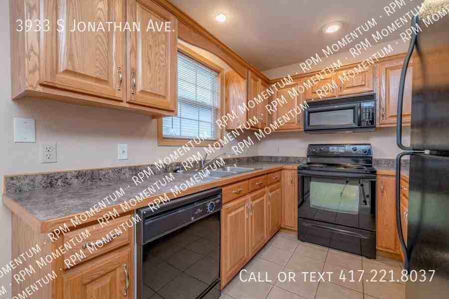 3933 S Jonathan Ave - Photo 2 of 26