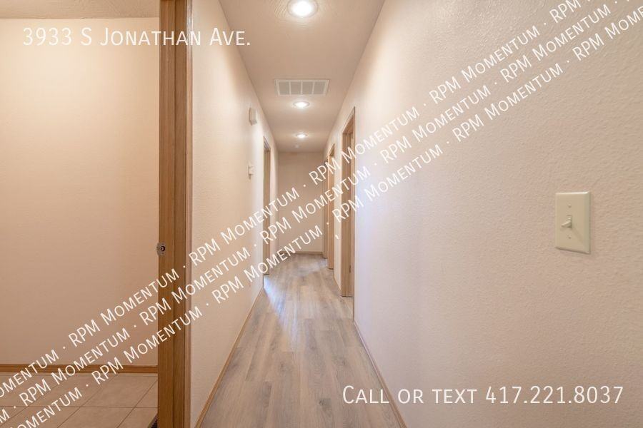 3933 S Jonathan Ave - Photo 7 of 26