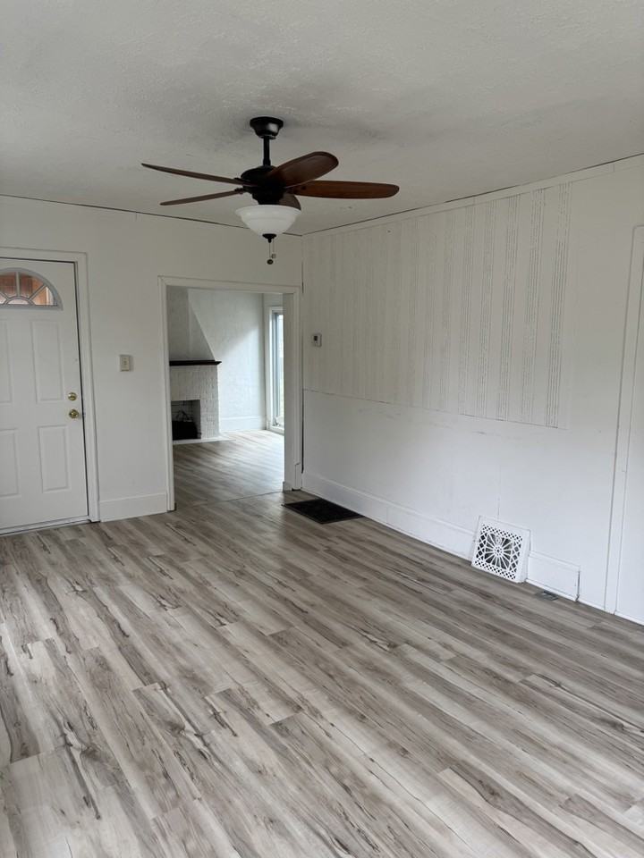 239 Maple St - Photo 3 of 16