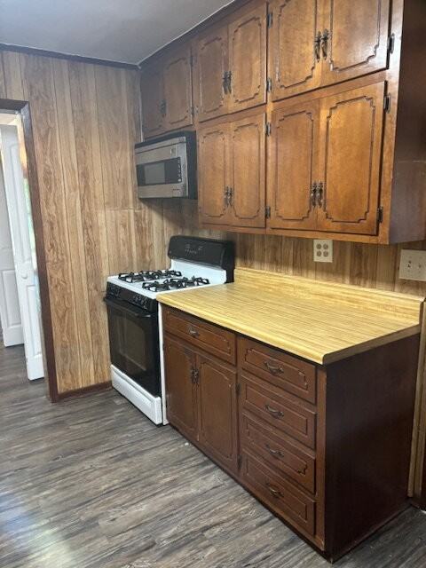 501 Center Street - Photo 6 of 15