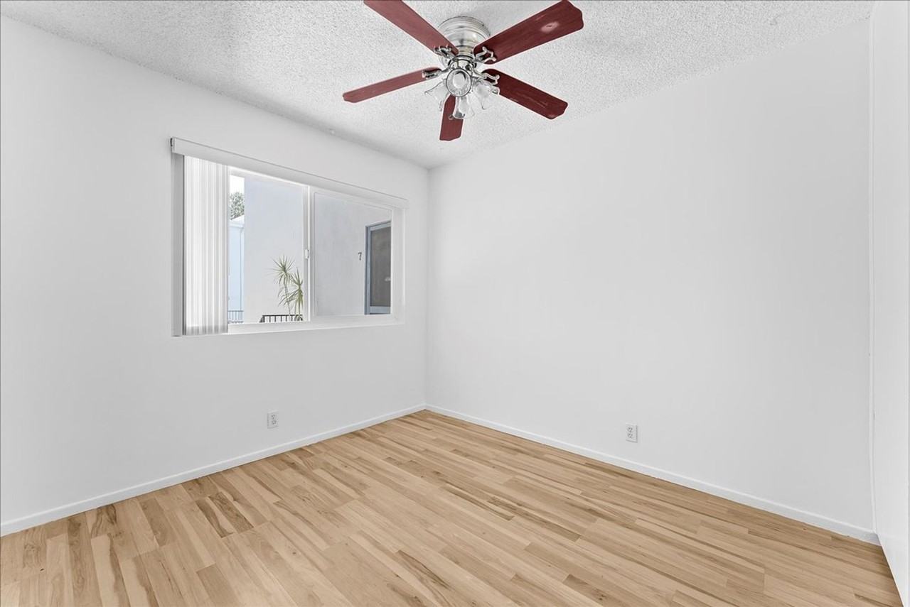 1155 Thompson Ave #06 - Photo 3 of 25