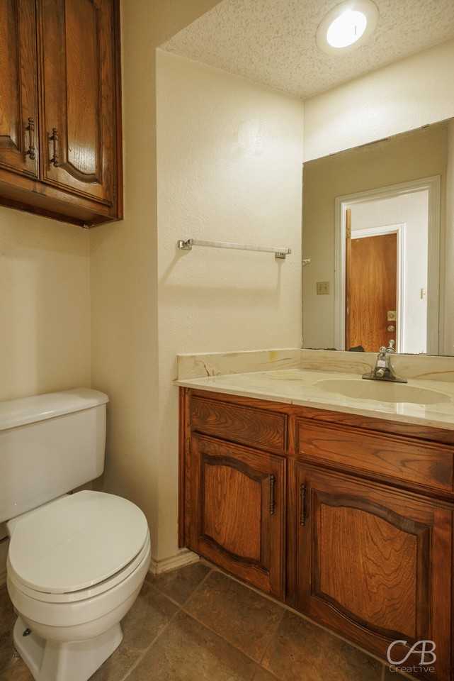 70 Harbour Town St - Photo 5 of 38