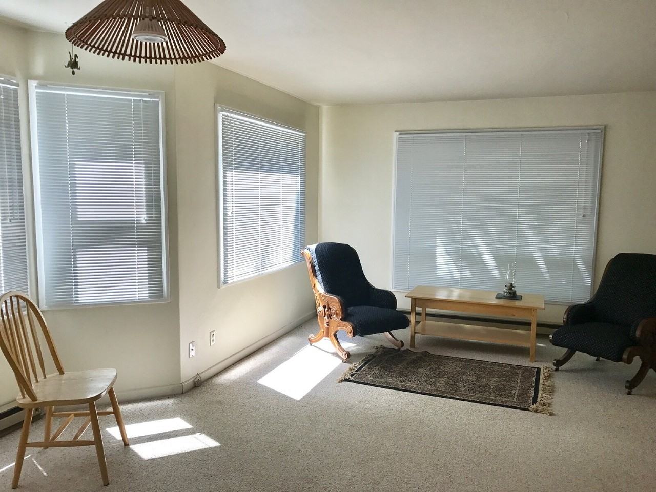 2361 Hilyard St - Photo 3 of 14