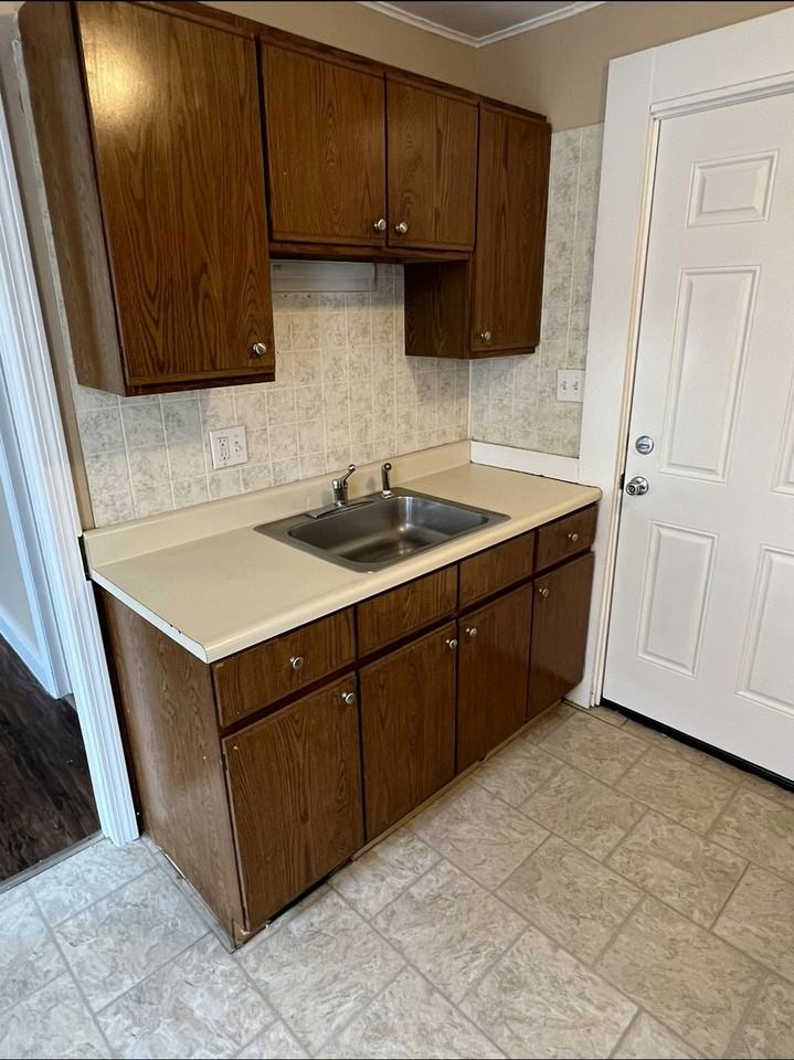 43 Oxford Avenue, Unit 1L - Photo 2 of 11