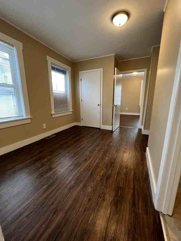 43 Oxford Avenue, Unit 1L - Photo 4 of 11