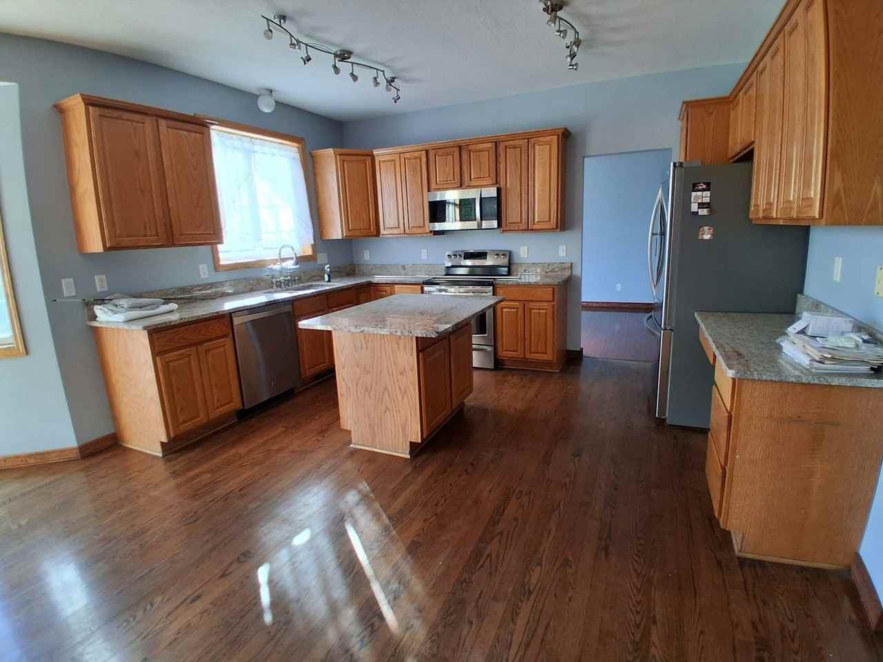 2972 Eagle Valley Dr - Photo 3 of 41