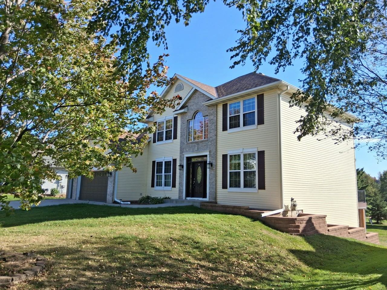 2972 Eagle Valley Dr - Photo 2 of 41