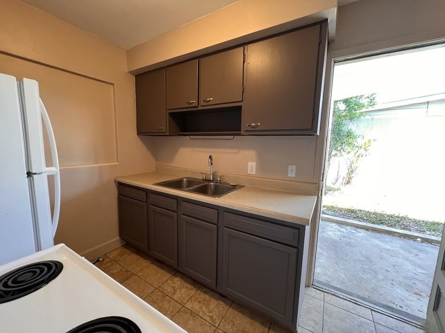 4746 Norwood Avenue - Photo 3 of 9