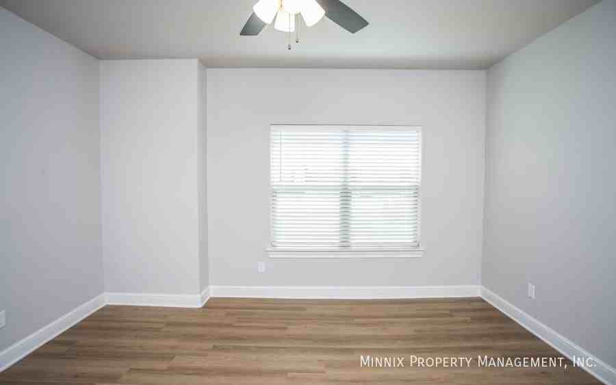 2548 137th Street #1 - Photo 4 of 48