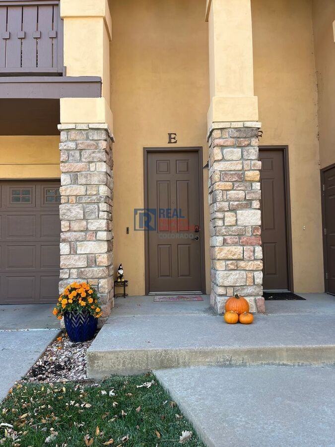 9895 West Freiburg Drive #E - Photo 3 of 17