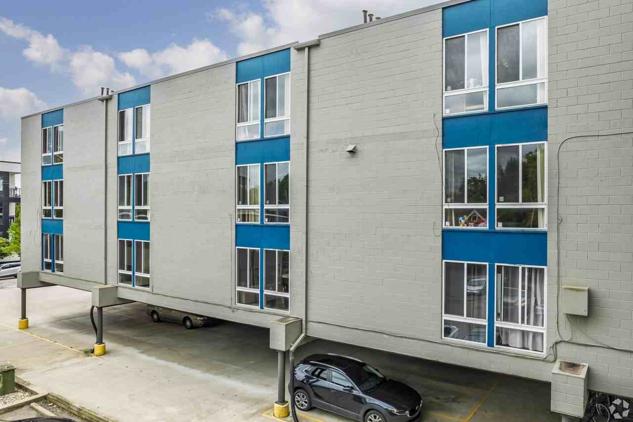 121 E Hoover Ave #13 - Photo 5 of 7