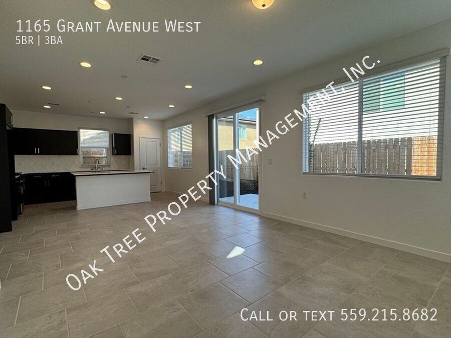 1165 Grant Ave W - Photo 4 of 29