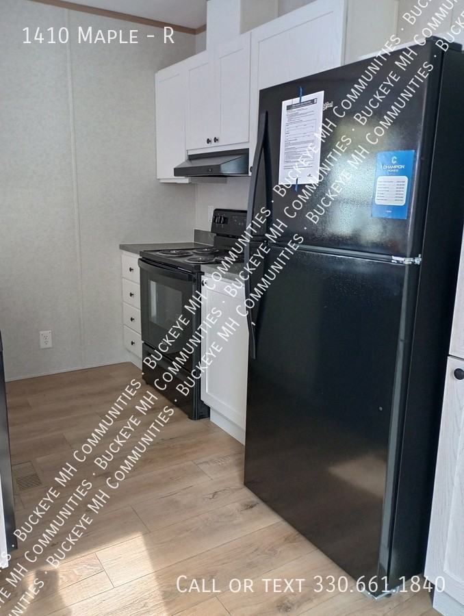 1410 Maple St #R - Photo 2 of 7