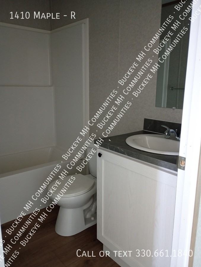 1410 Maple St #R - Photo 3 of 7