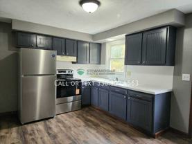 137 Elm St Ne - Photo 1 of 1