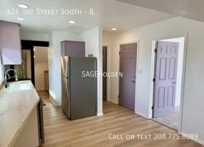 424 3rd St S #B - Photo 1 of 1