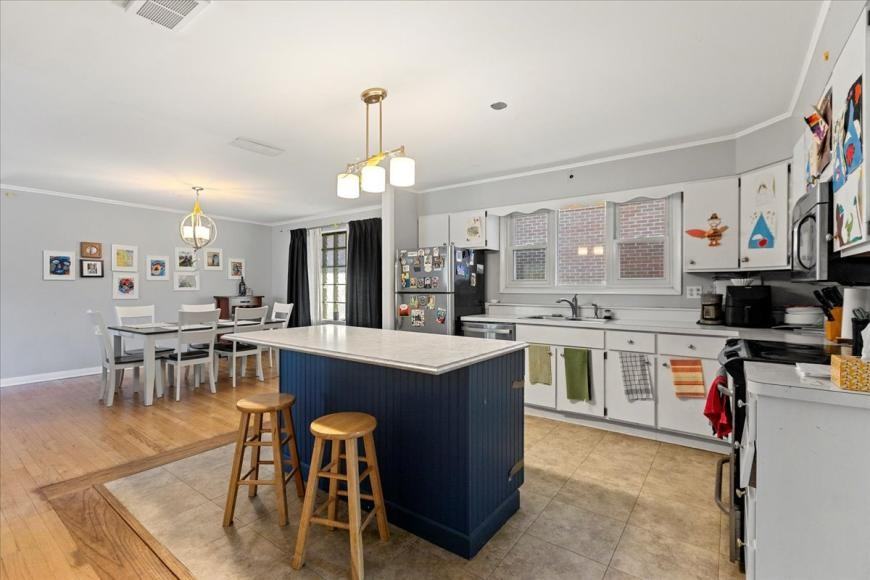 1620 S Washington Ave - Photo 3 of 10