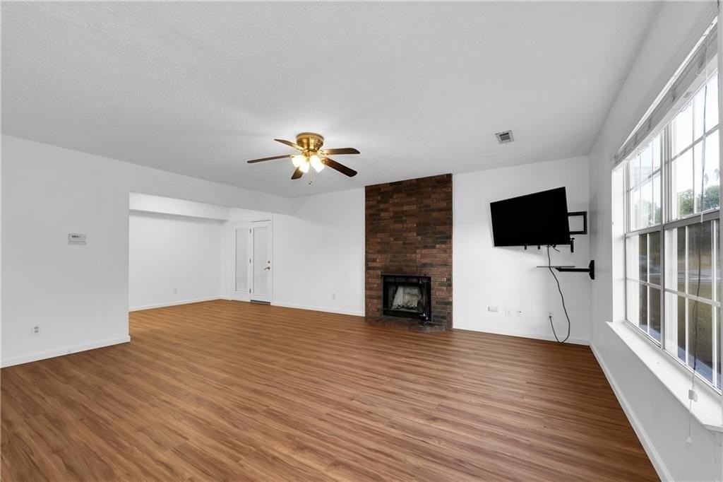 758 W Poplar St - Photo 2 of 28