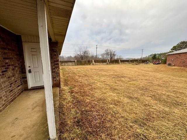 1108 N Boxley Ave - Photo 2 of 12