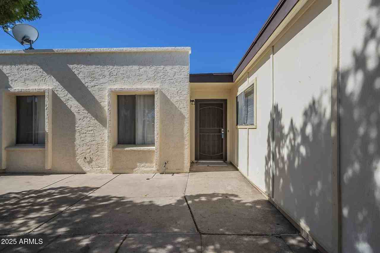 14002 N 30th Ln - Photo 2 of 34