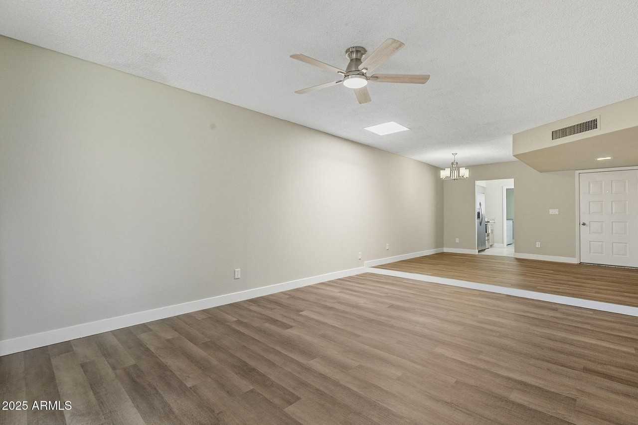 14002 N 30th Ln - Photo 6 of 34