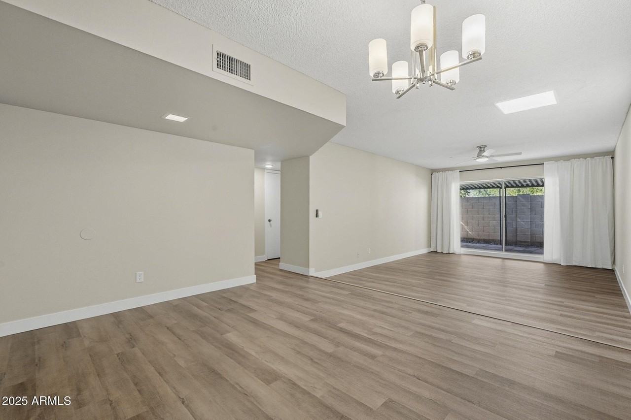 14002 N 30th Ln - Photo 7 of 34