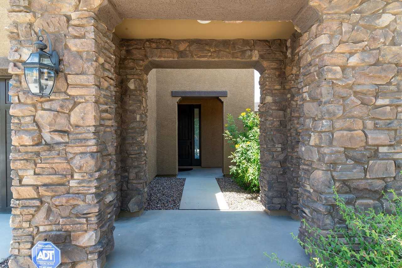 9179 Dreyfus Drive - Photo 3 of 31