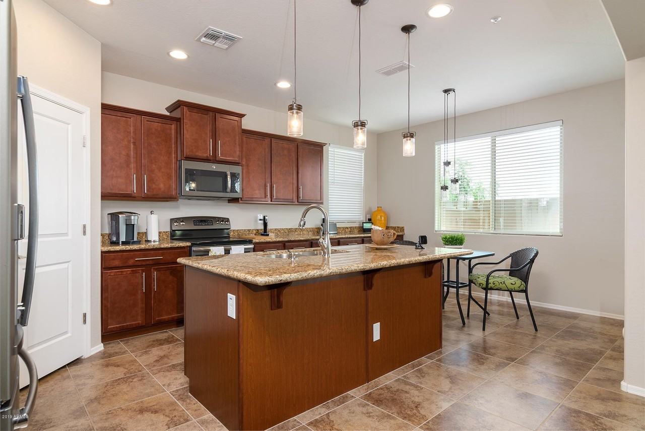 9179 Dreyfus Drive - Photo 4 of 31