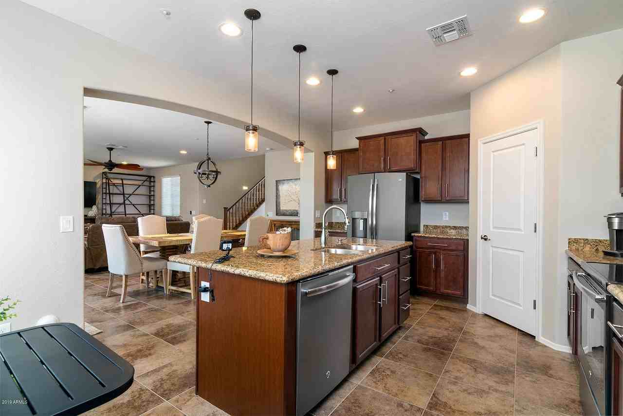 9179 Dreyfus Drive - Photo 7 of 31