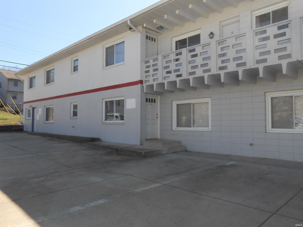 339 S Lincoln St #E - Photo 2 of 6