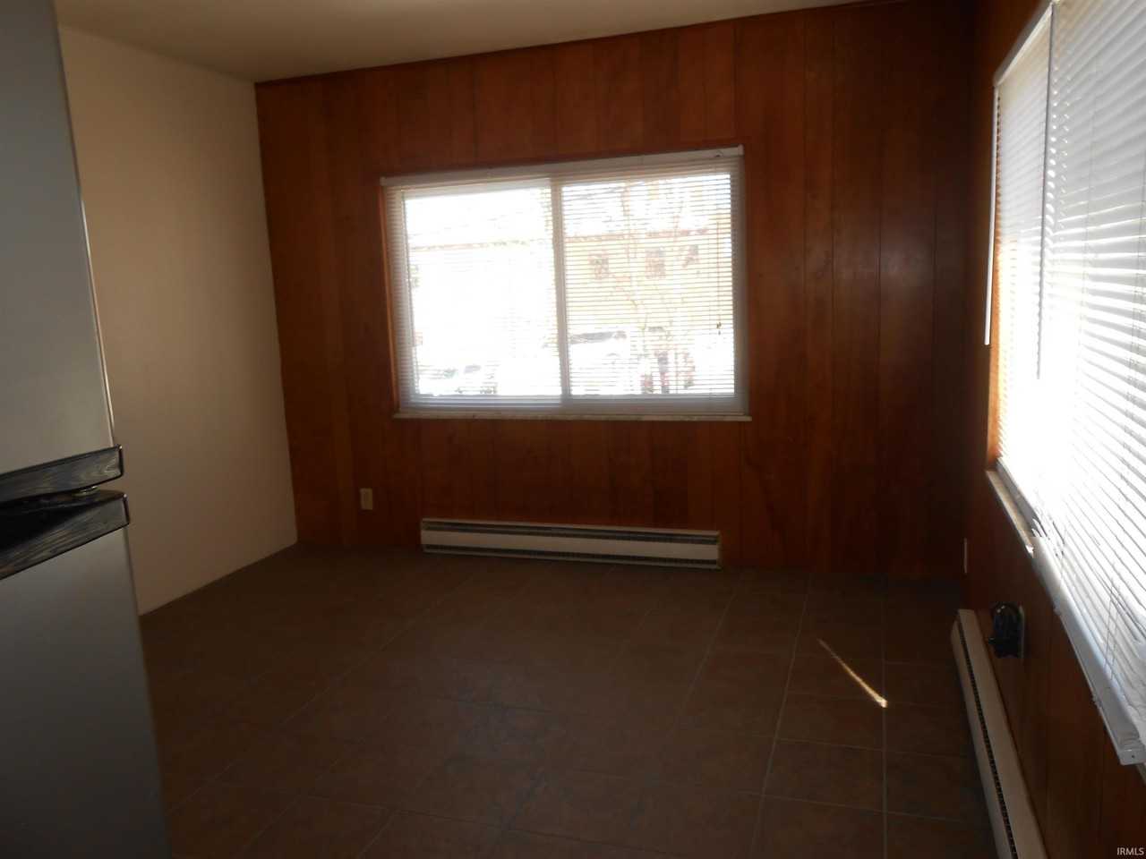 339 S Lincoln St #E - Photo 6 of 6