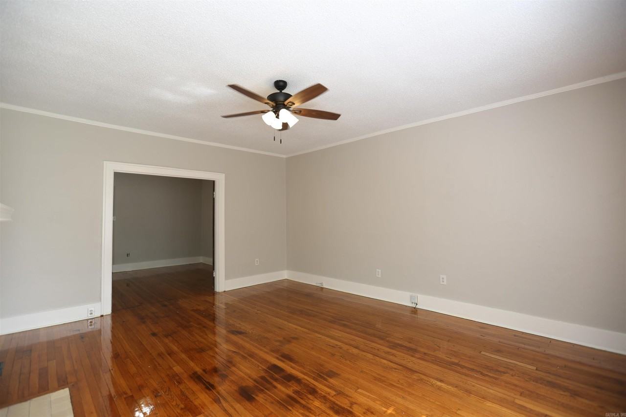 3430 N Cypress St - Photo 4 of 34