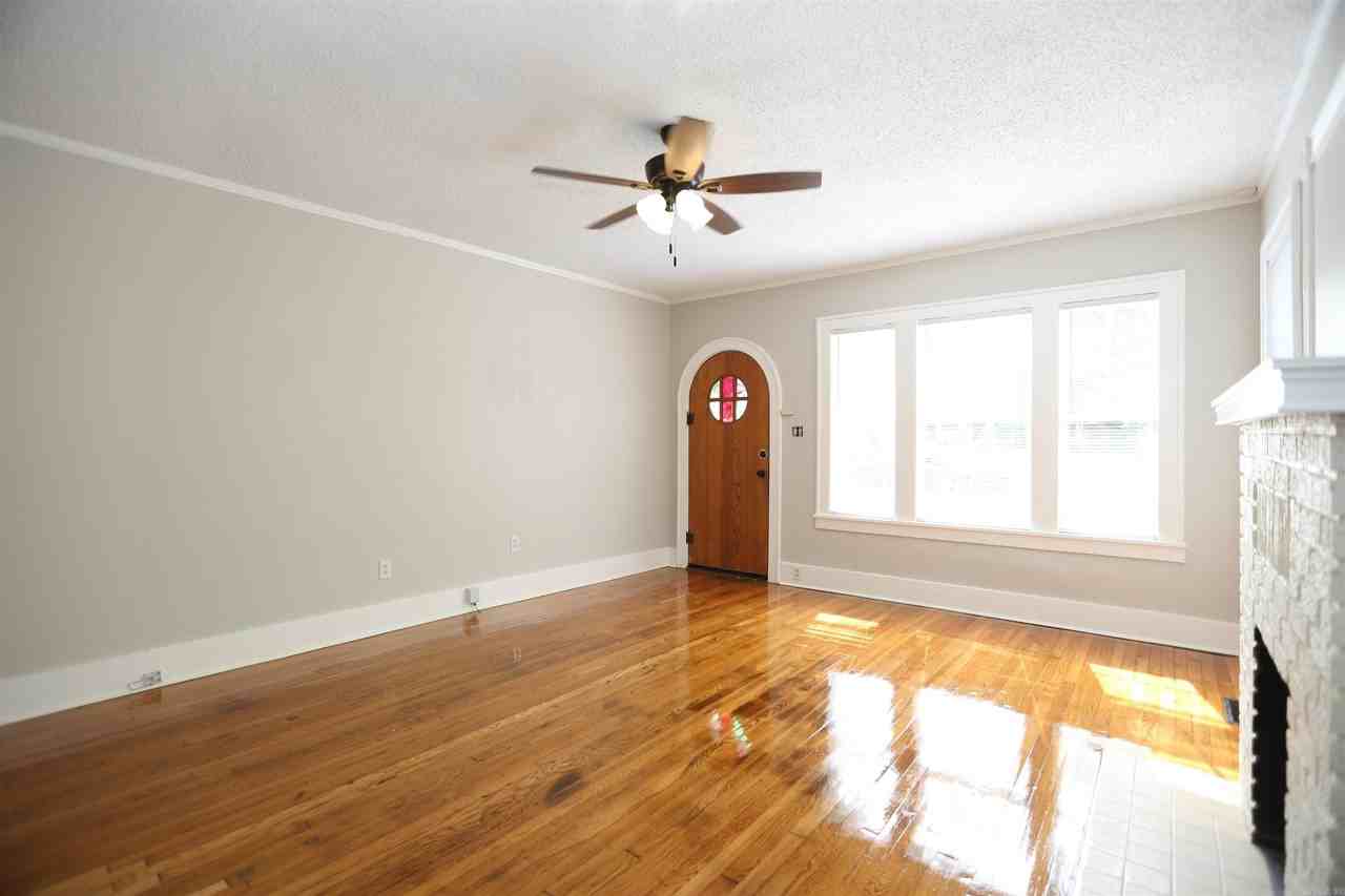 3430 N Cypress St - Photo 5 of 34