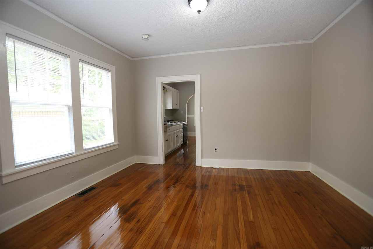 3430 N Cypress St - Photo 6 of 34