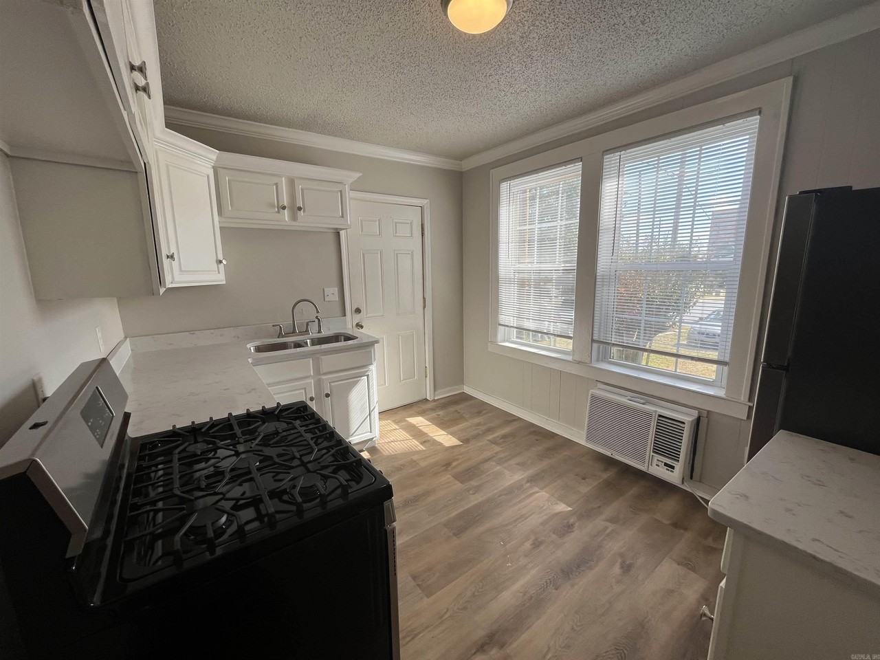 4101 A St - Photo 4 of 12