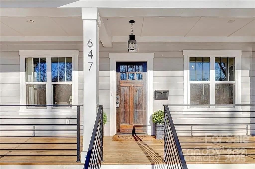 647 Tennyson Dr - Photo 2 of 24