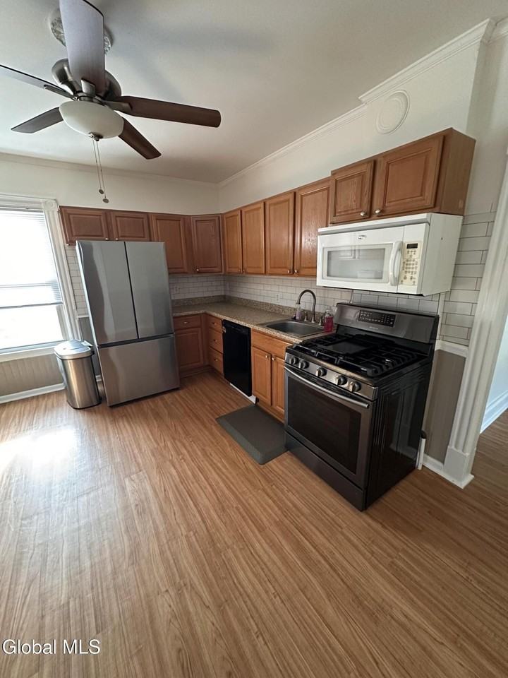 425 6th Ave - Photo 5 of 14