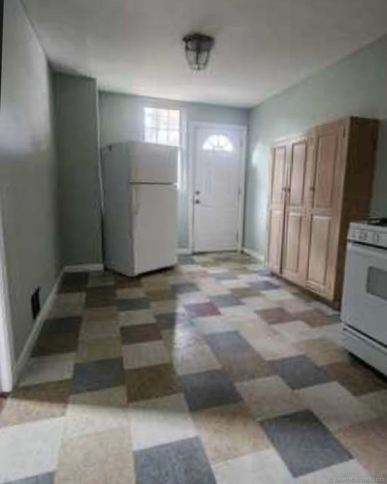 64 James St - Photo 4 of 8